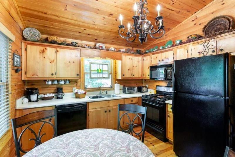 Mountain Spirit Cabin - Fireplace And Hot Tub Villa Blue Ridge Esterno foto